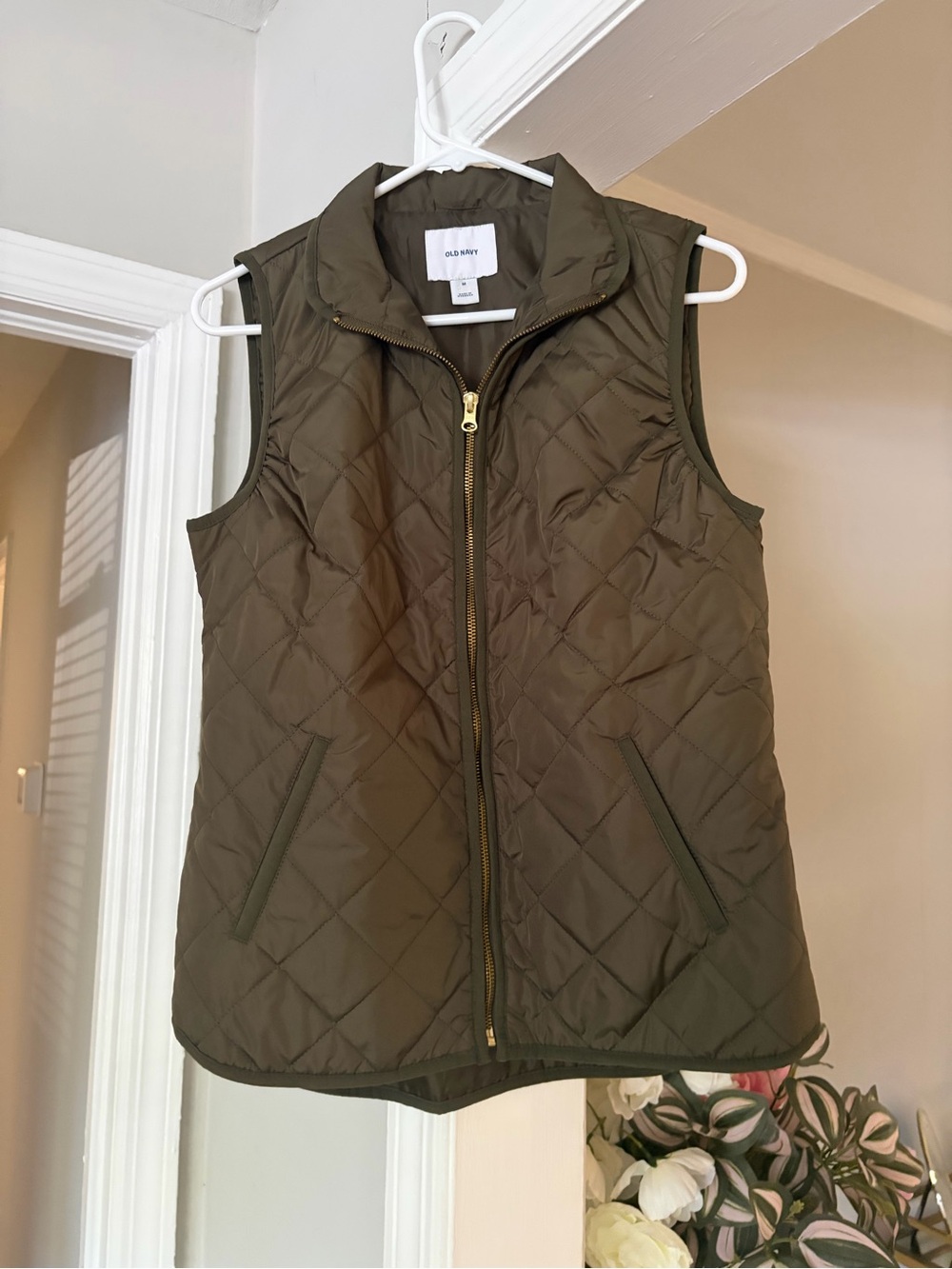 Old Navy Olive Green Quilted Puffer Vest Zip Front Size Medium